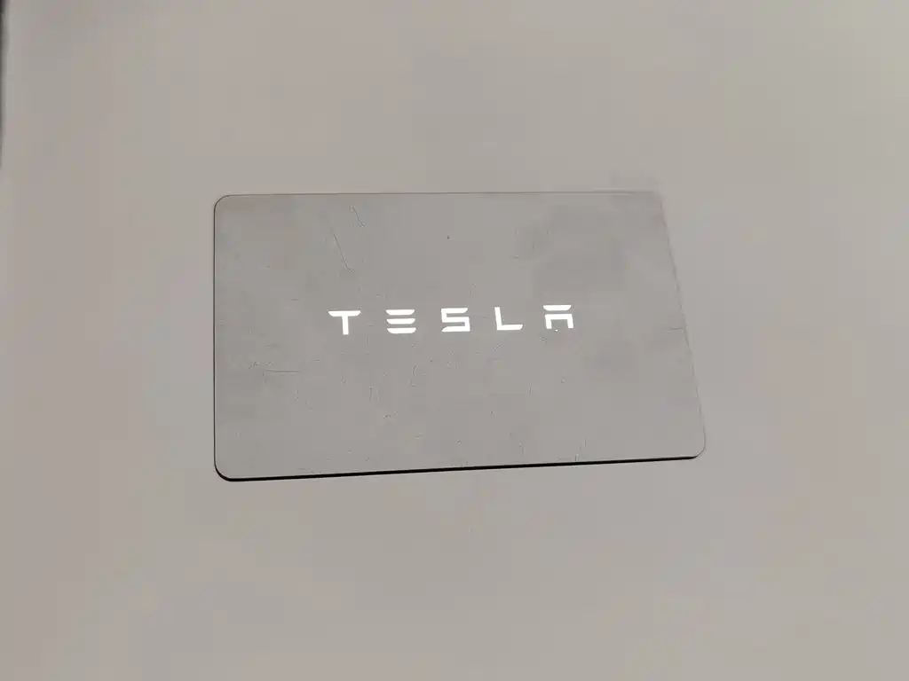 Tesla Model Y 2023 — фото 19