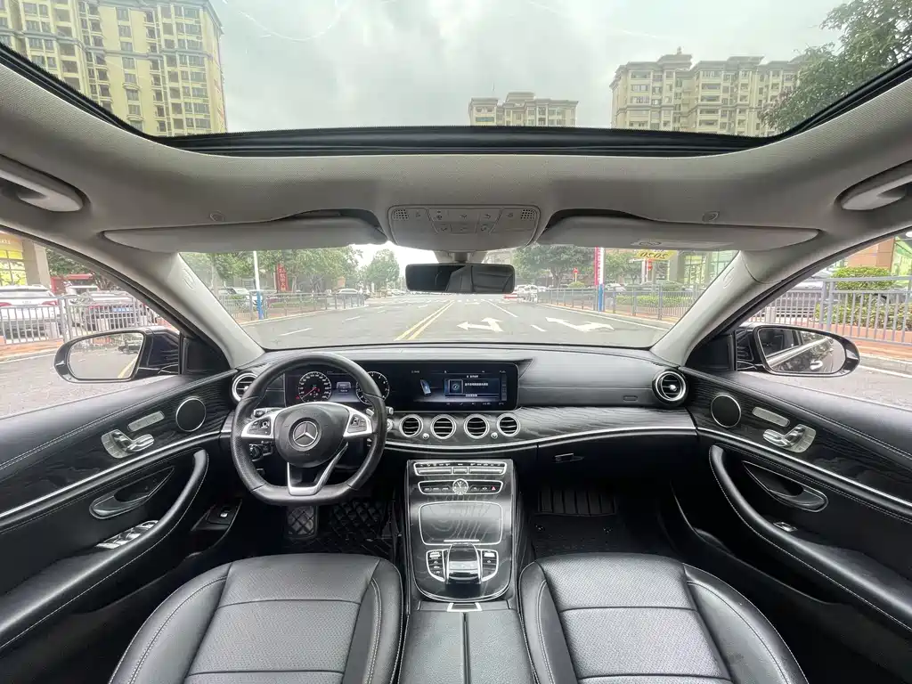 Mercedes-Benz E-Class 2018 — фото 15
