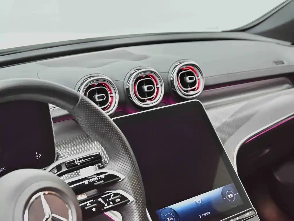 Mercedes-Benz C-Class 2024 — фото 18