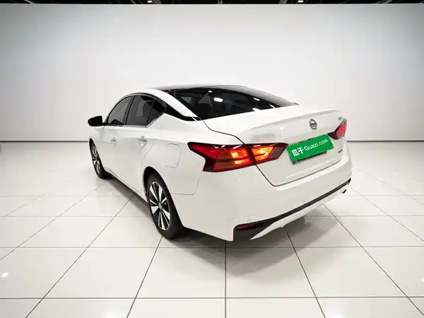 Nissan Teana 2022