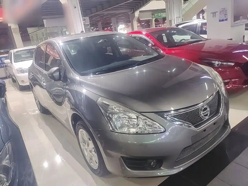 Nissan Tiida 2015 — фото 4