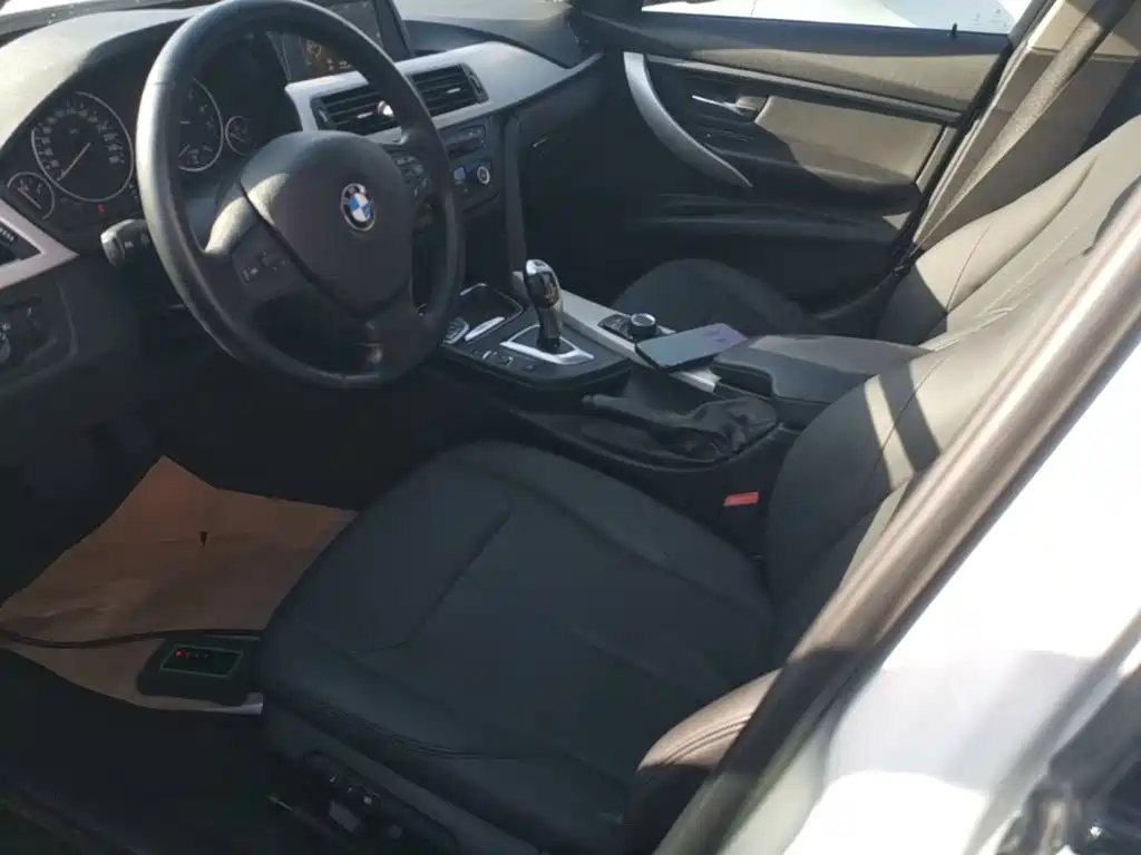 BMW 3 Series 2015 — фото 11