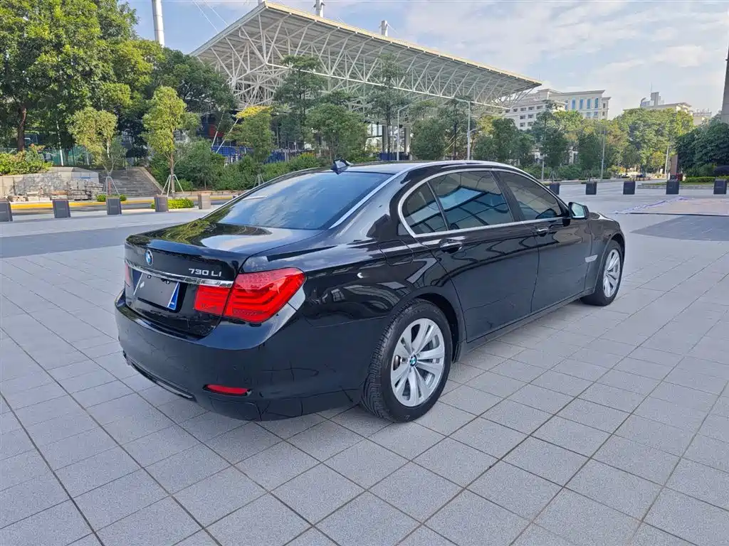 BMW 7 Series 2012 — фото 4