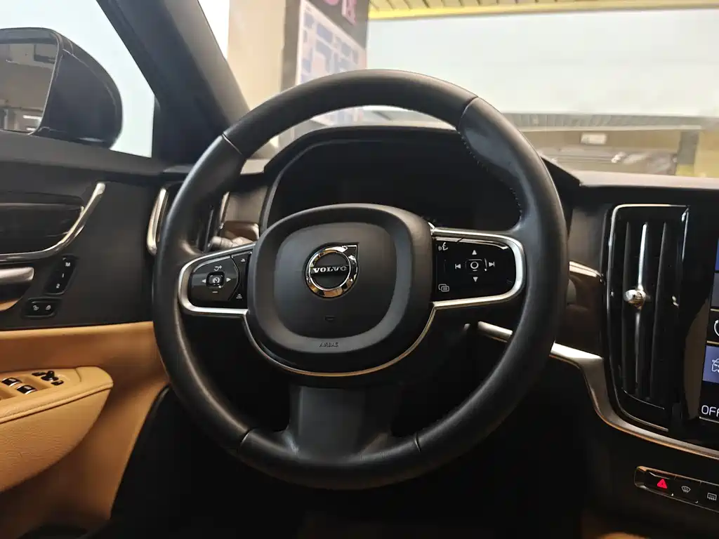 Volvo S90 2019 — фото 4