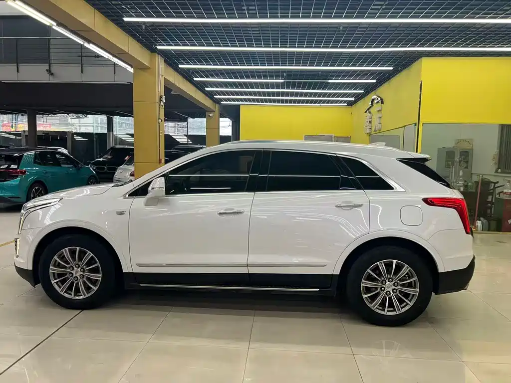 Cadillac XT5 2018 — фото 15