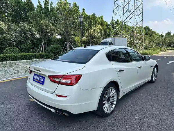 Maserati Quattroporte 2013