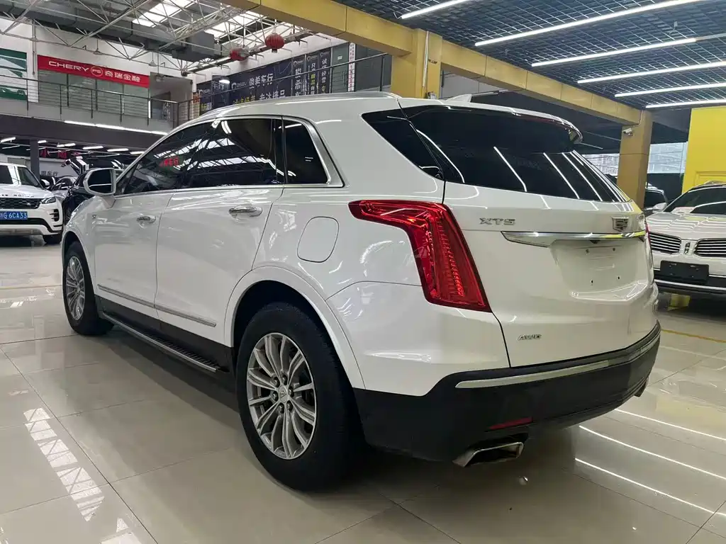 Cadillac XT5 2018 — фото 10