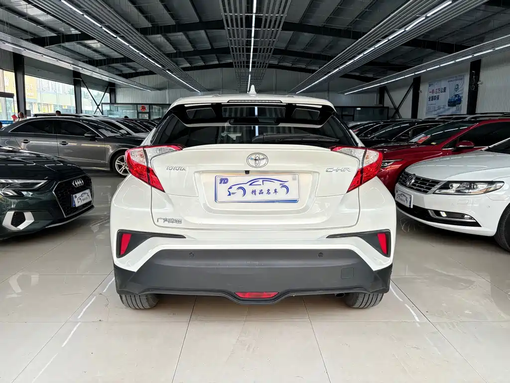 Toyota C-HR 2020 — фото 4