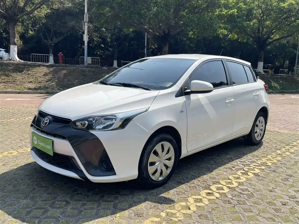 Toyota Yaris L 2020 — фото 1