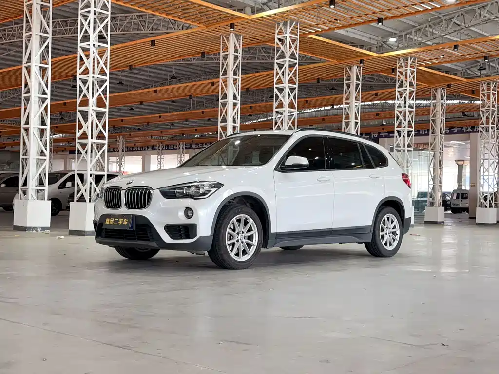 BMW X1 2019 — фото 1