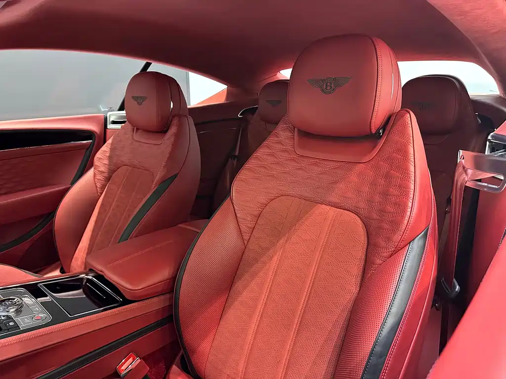 Bentley Continental PHEV 2025 — фото 18