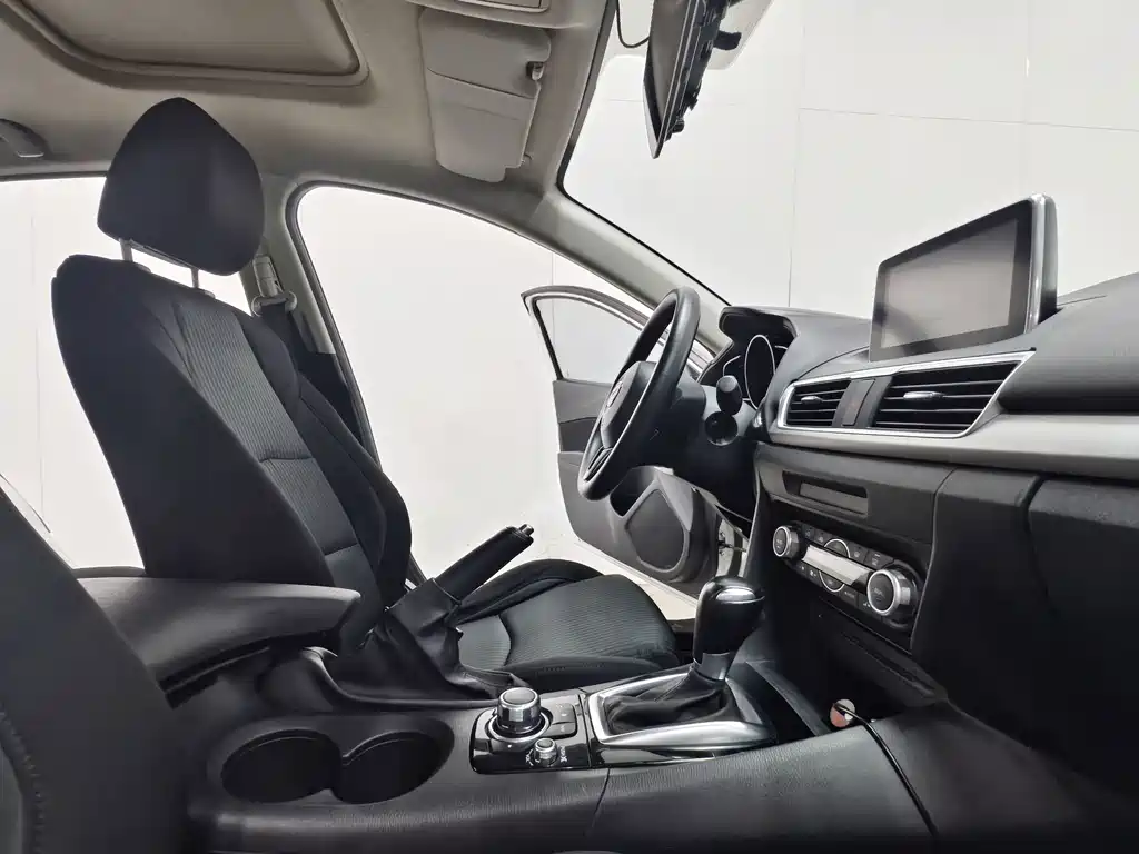 Mazda 3 Axela 2015 — фото 15