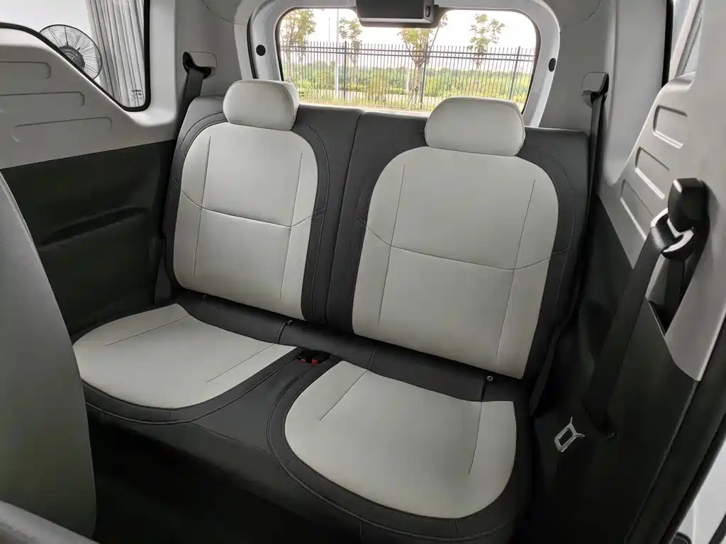 Geely Galaxy Panda 2025 — фото 15
