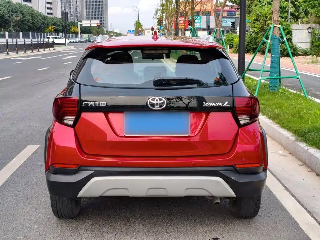 Toyota Yaris L 2020 — фото 23