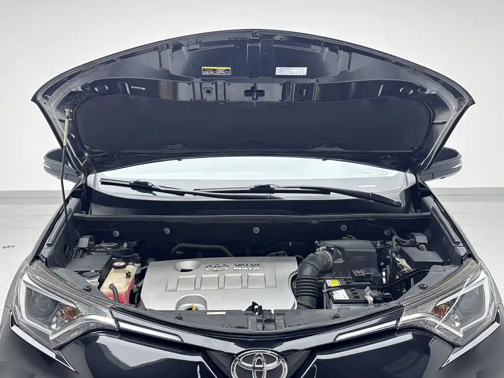 Toyota RAV4 2019 — фото 11
