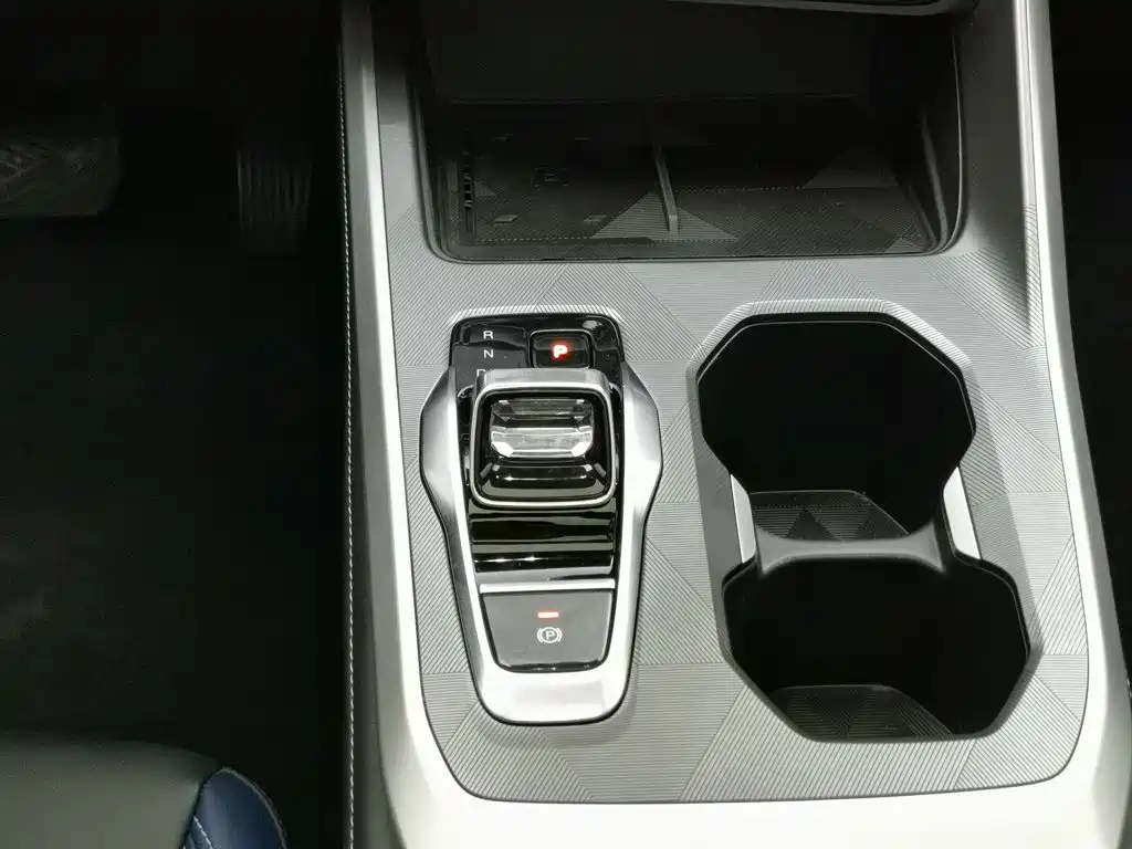 GAC Trumpchi GS3 2025 — фото 13