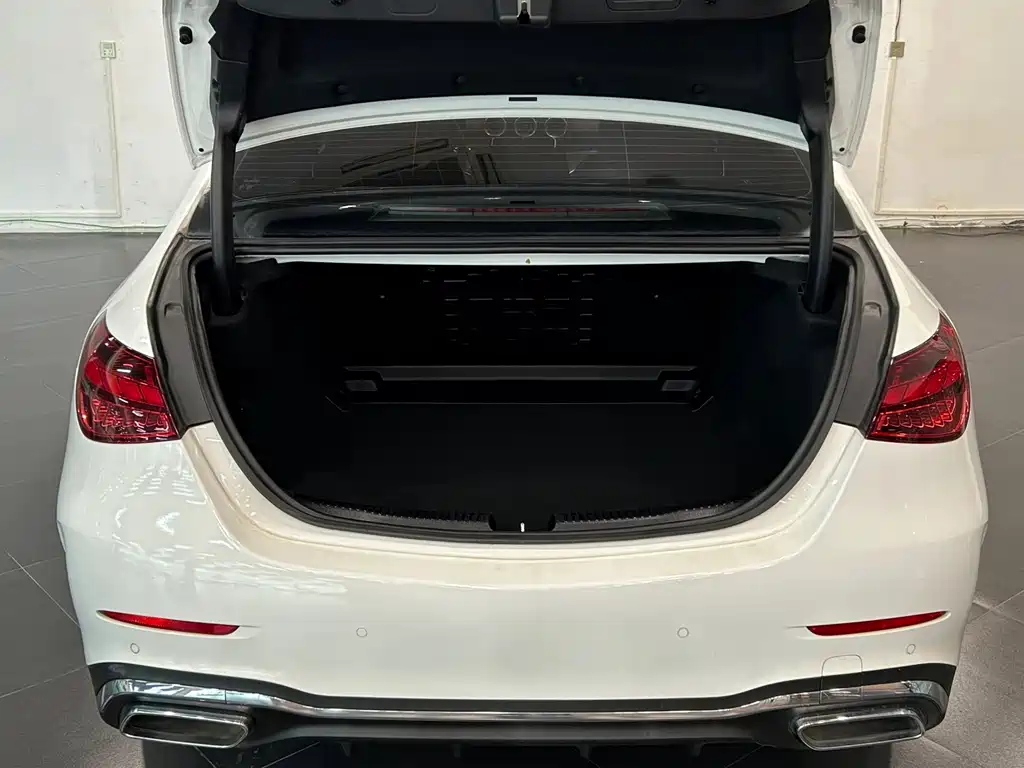 Mercedes-Benz C-Class 2023 — фото 29