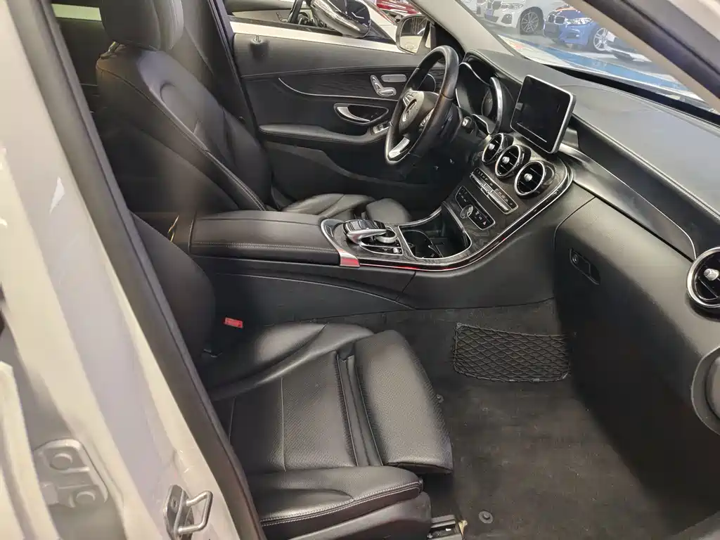 Mercedes-Benz C-Class 2018 — фото 9