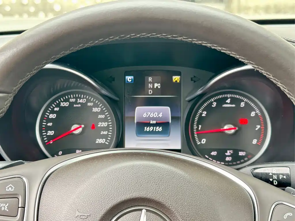 Mercedes-Benz GLC 2017 — фото 13