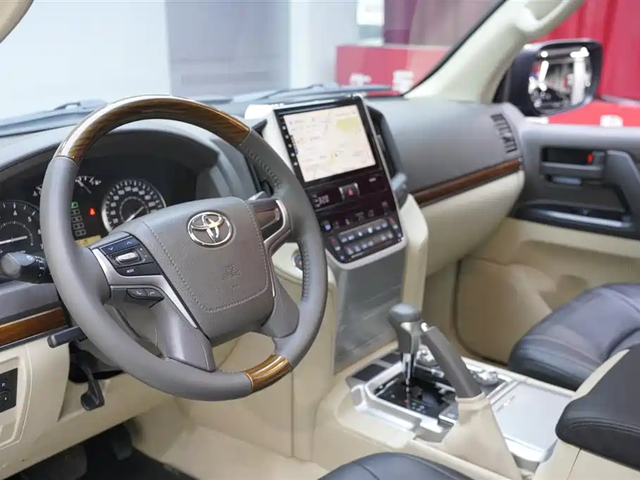 Toyota Land Cruiser 2019 — фото 14