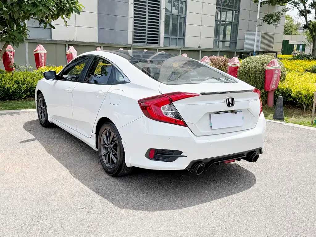 Honda Civic 2020 — фото 17