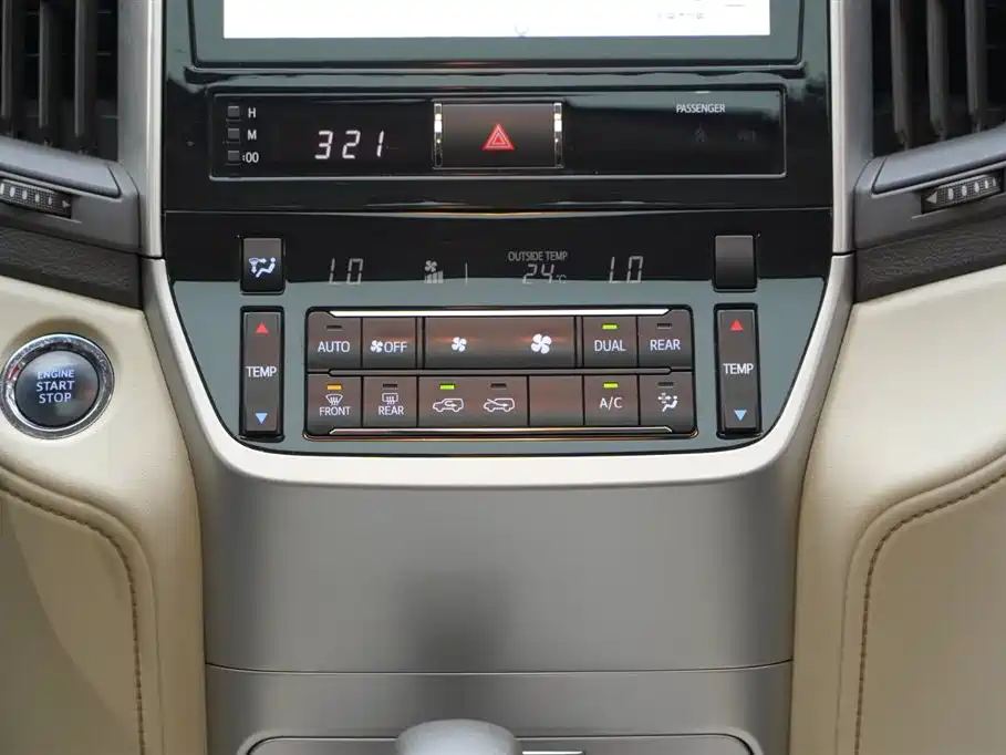 Toyota Land Cruiser 2019 — фото 24