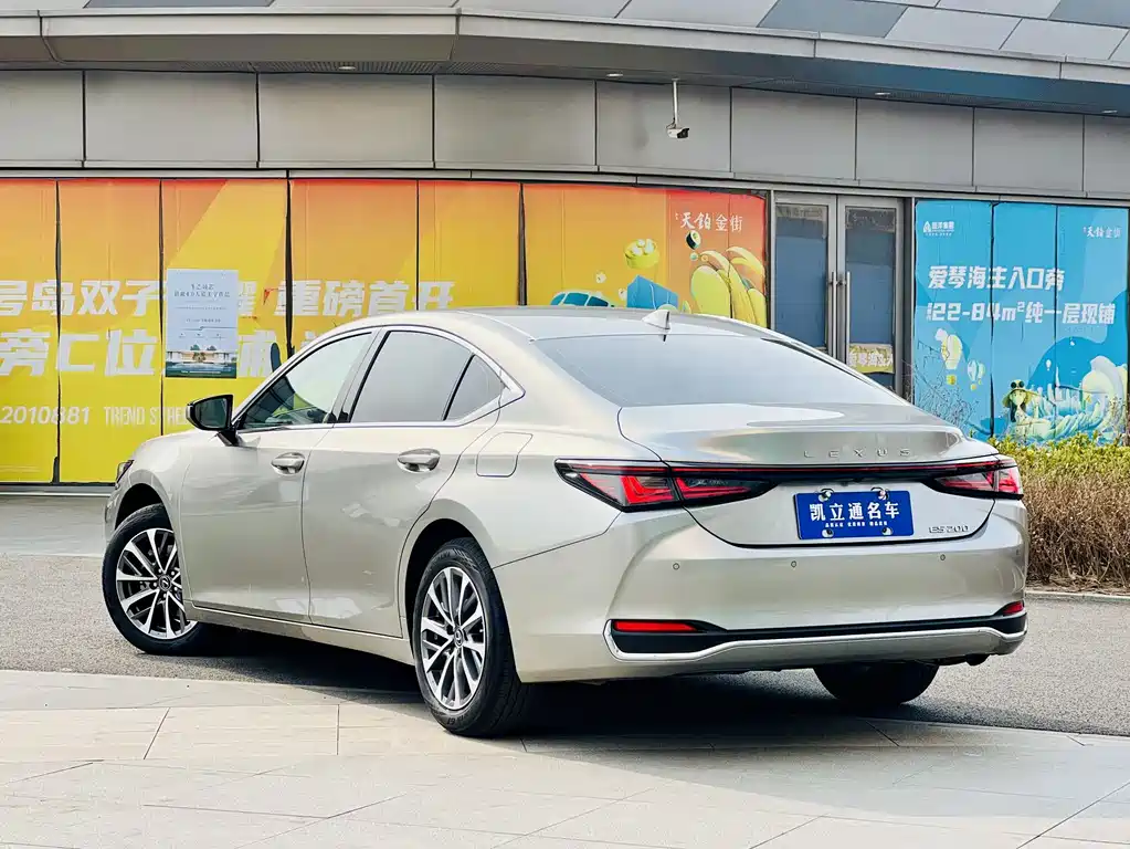 Lexus ES 2025 — фото 5