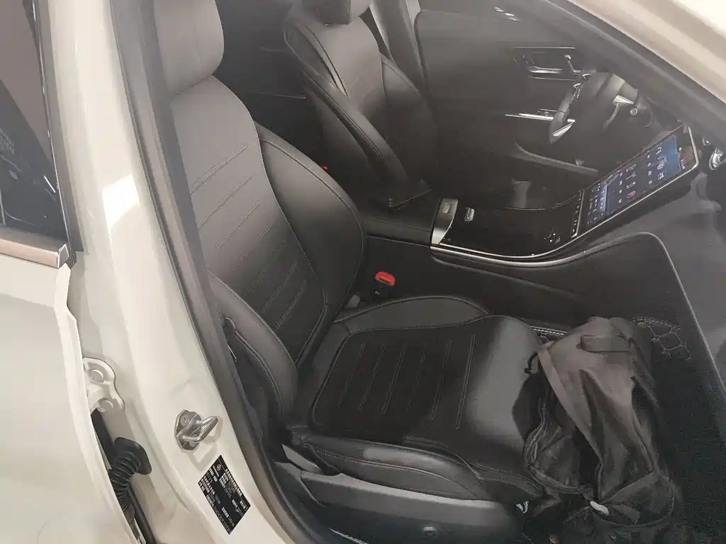 Mercedes-Benz C-Class 2023 — фото 20
