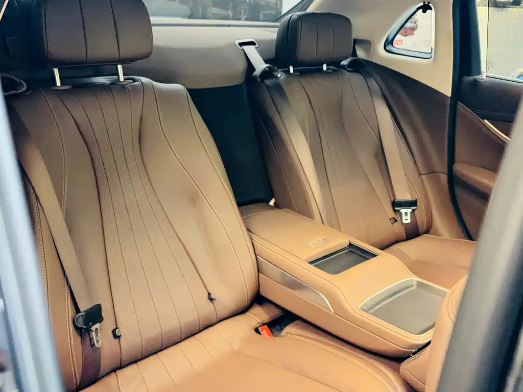 Mercedes-Benz E-Class 2022 — фото 17