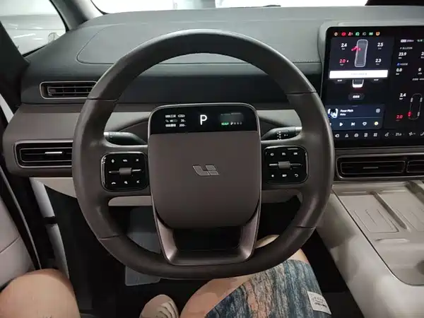 Li Auto MEGA 2024