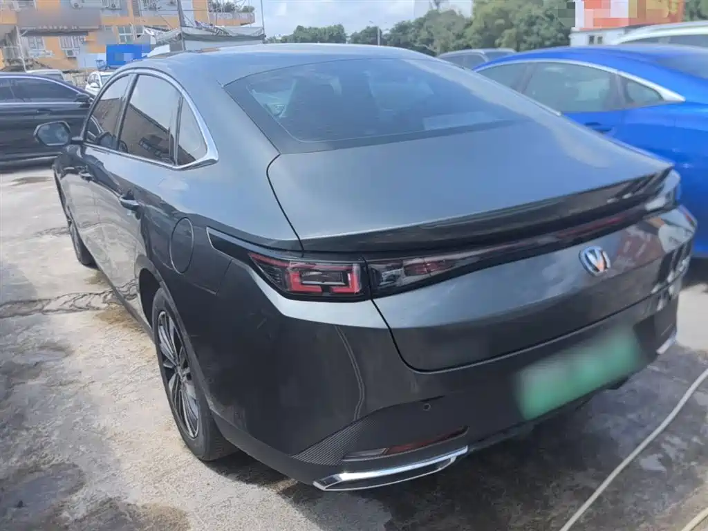 Changan Eado PHEV 2026 — фото 5
