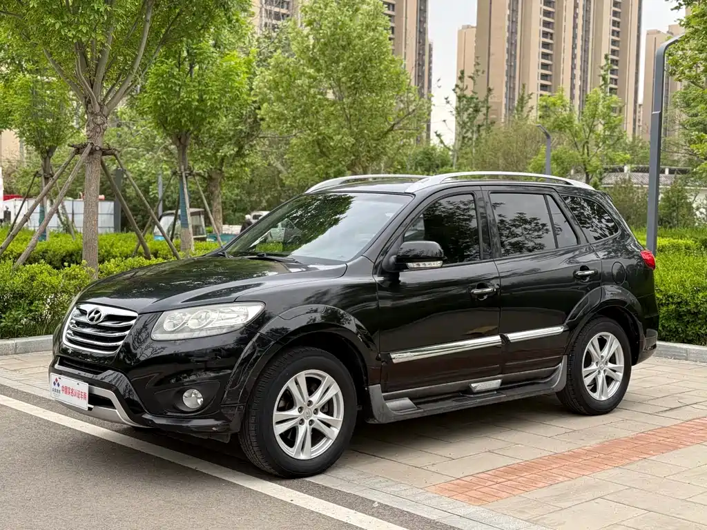 Hyundai Santa Fe Classic 2010 — фото 1