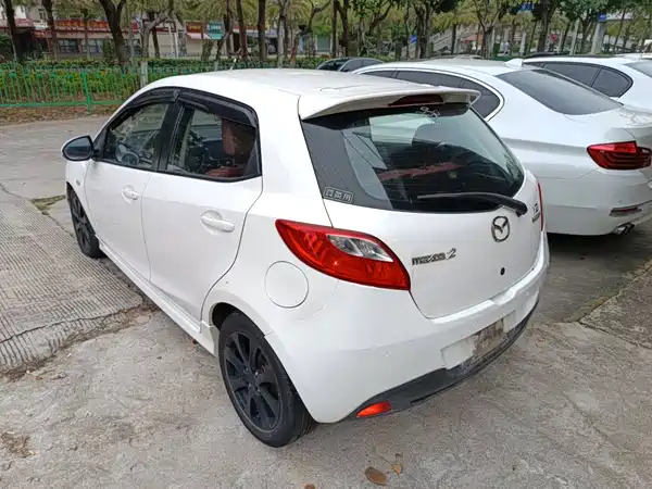 Mazda 2 2014