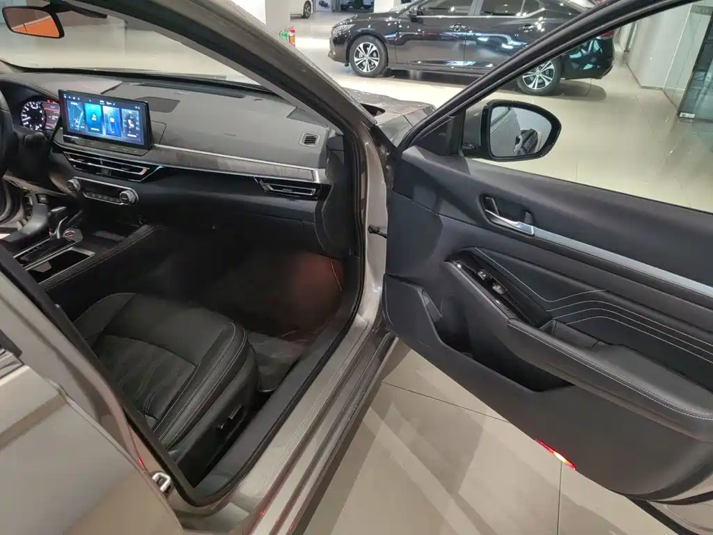 Nissan Teana 2022 — фото 11