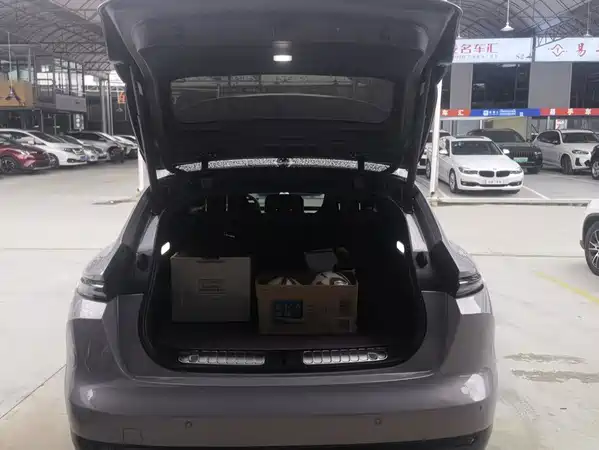 NIO ET5T 2025