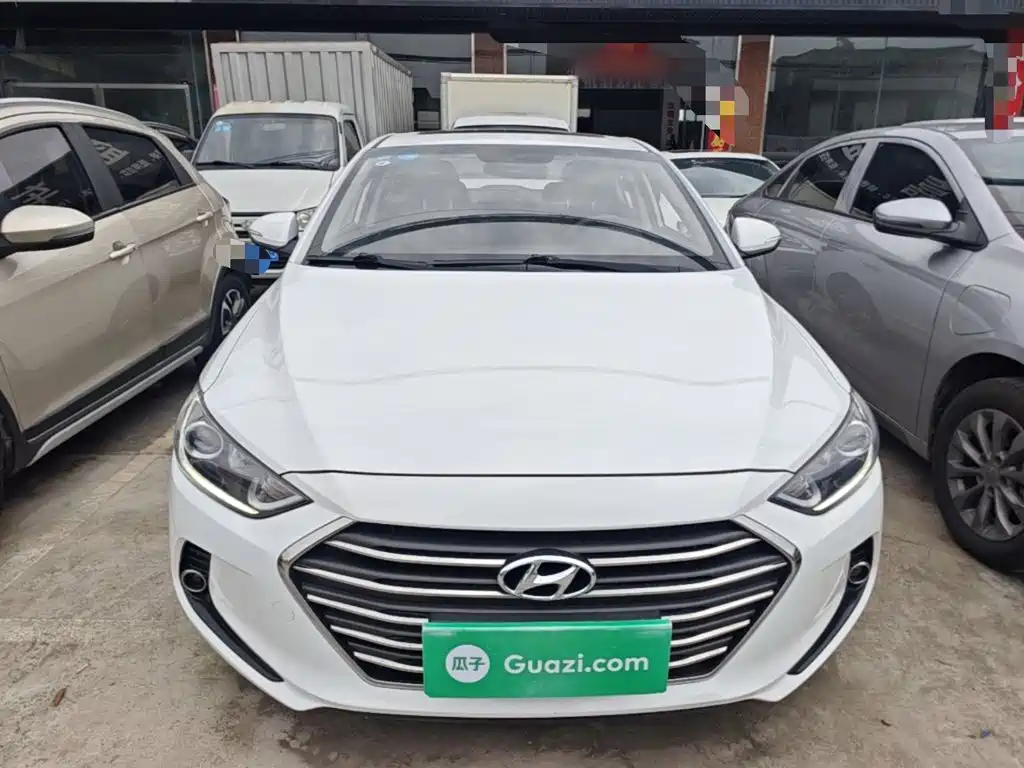 Hyundai Elantra 2019 — фото 3