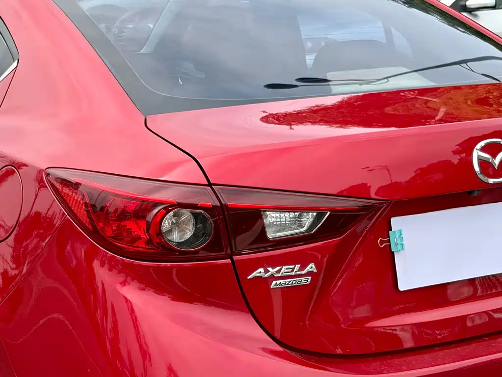 Mazda 3 Axela 2016 — фото 15