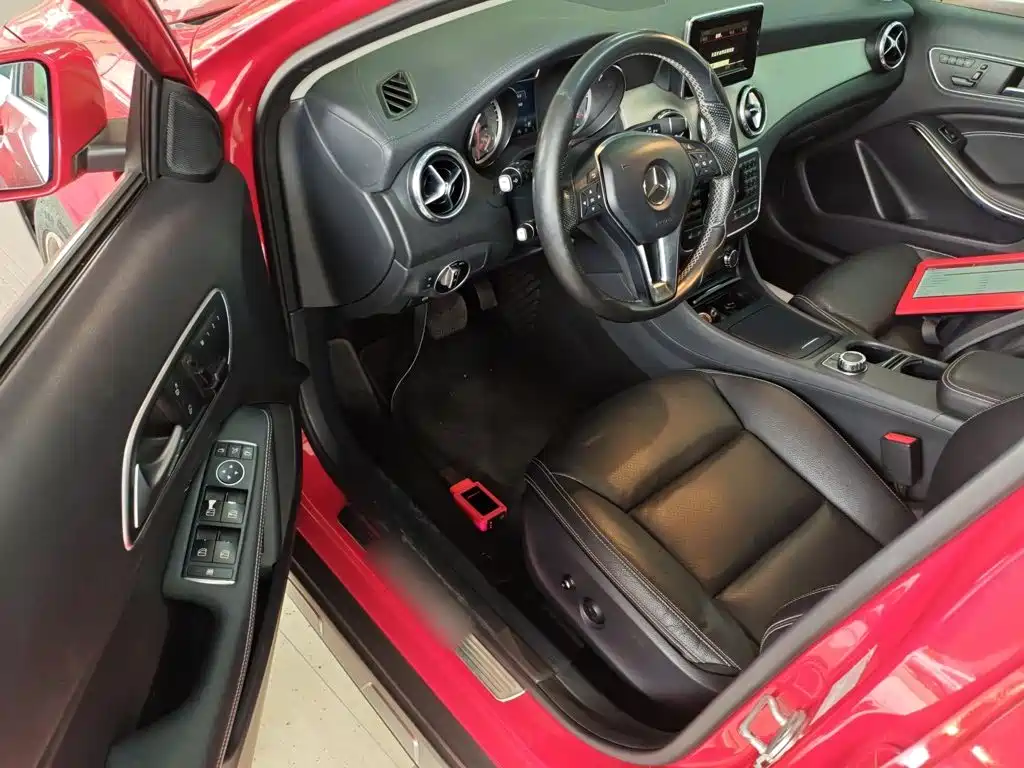Mercedes-Benz GLA 2015 — фото 13