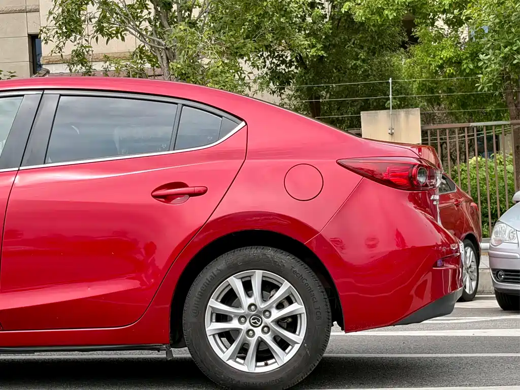 Mazda 3 Axela 2016 — фото 14