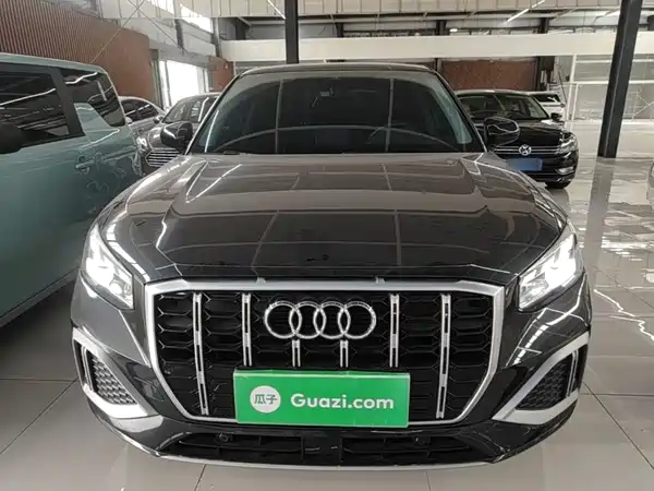Audi Q2L 2023