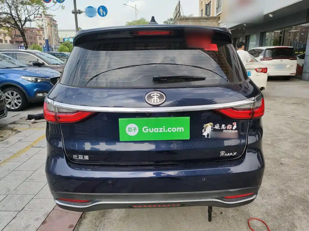 BYD MAX 2018