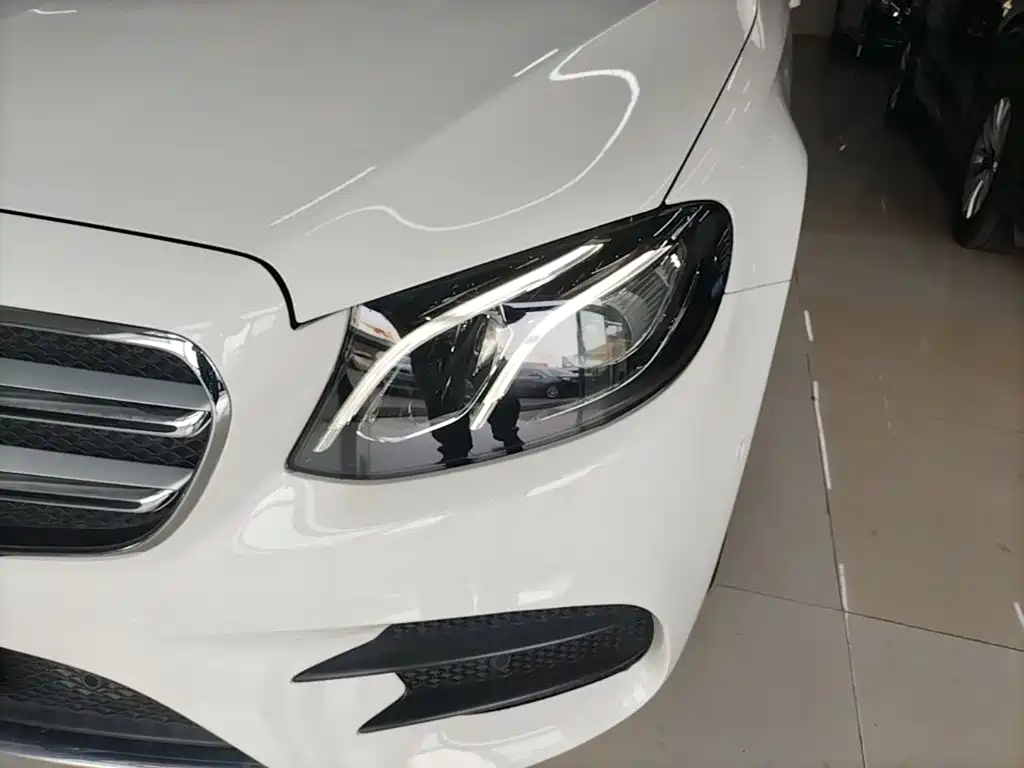 Mercedes-Benz E-Class 2020 — фото 24