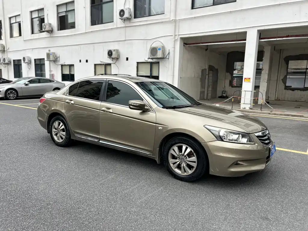 Honda Accord 2012 — фото 2