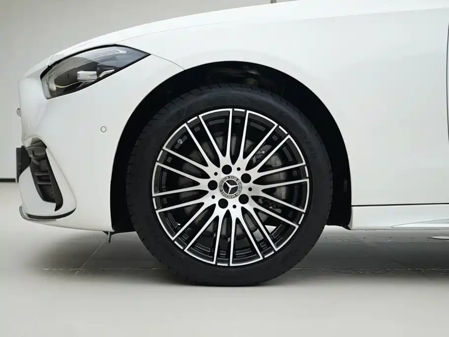 Mercedes-Benz C-Class 2024 — фото 15