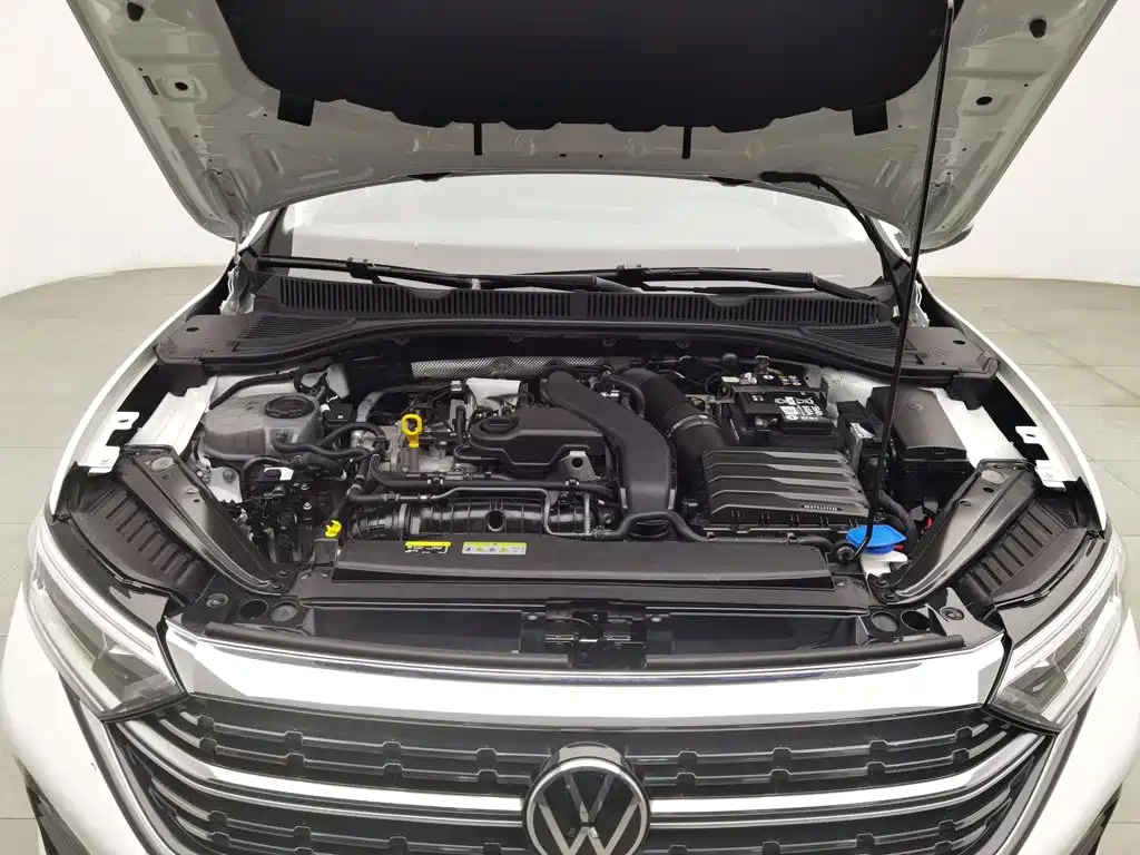 Volkswagen Sagitar 2025