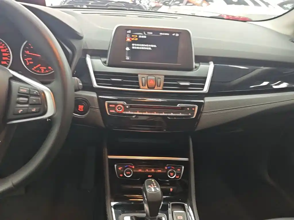 BMW 2 Series Station Wagon 2016 — фото 13