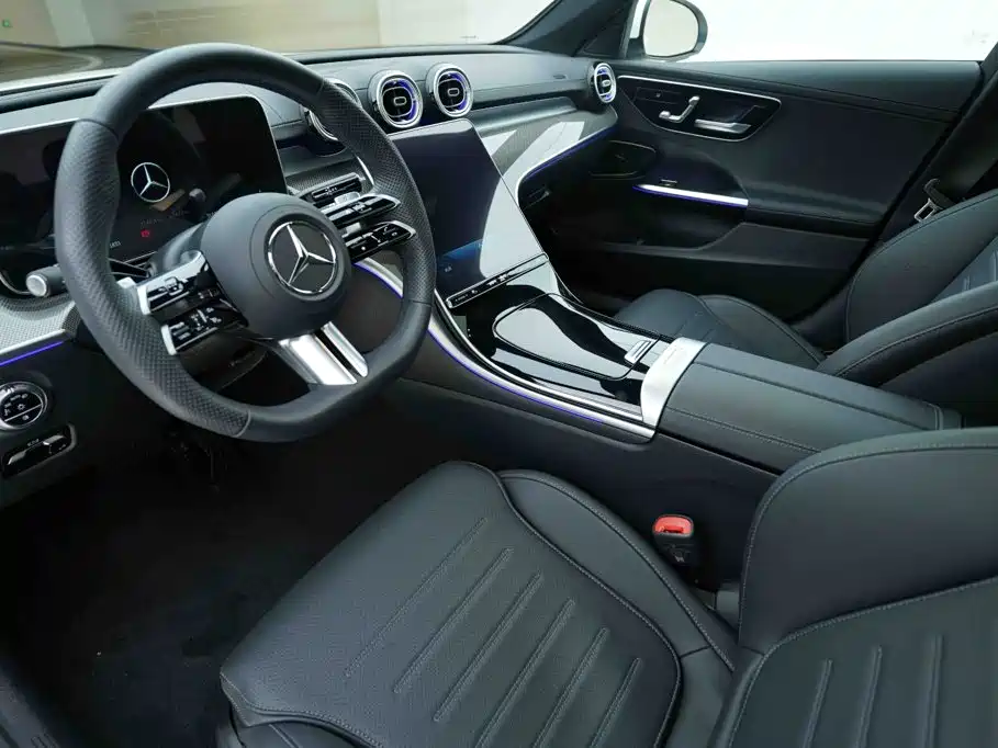 Mercedes-Benz C-Class 2024 — фото 9