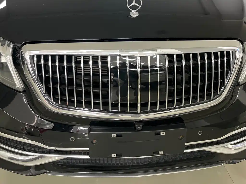Mercedes-Benz V-Class 2023 — фото 10