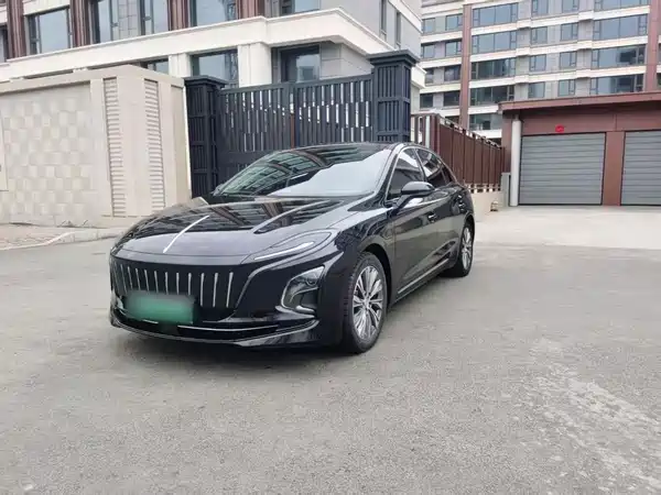 Hongqi E-QM5 2023