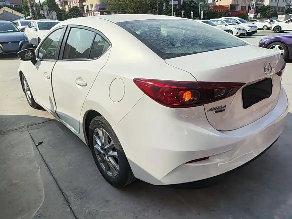 Mazda 3 Axela 2019 — фото 23